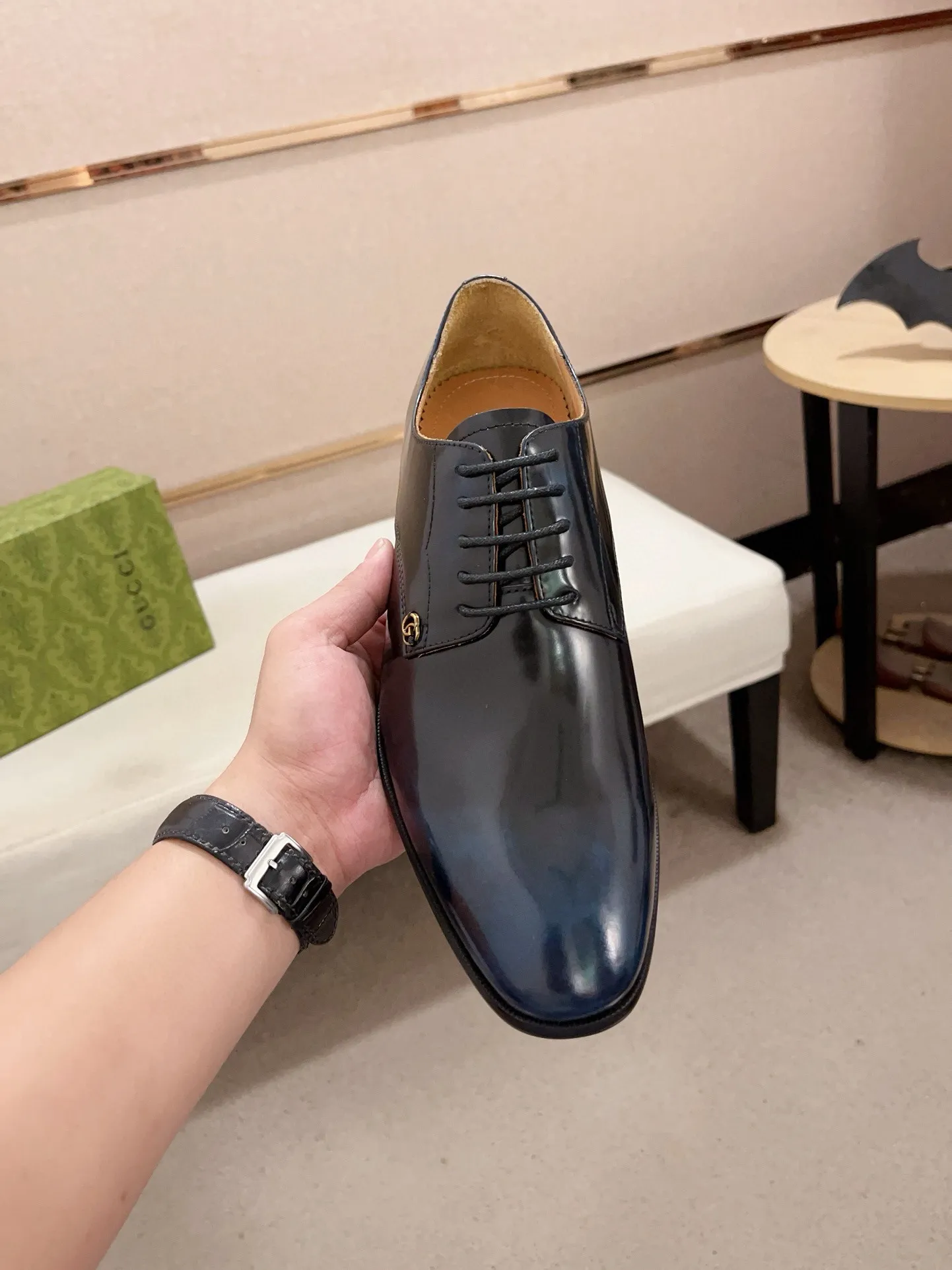 Men's shoes 💰: 520💰 (GUCCI) new series ss hot new products 💢 💠 Casual leather shoes 👞, first layer of cowhide, upper hardware buckles and logo on the sides of the shoe, brand logo on the insole and sole 💠 💎Upper: 100% cowhide 💎Inner: cowhide/100% 💎Feet: cowhide/100% 💎Sole: rubber/100% 💎SIZE: 38 39 40 41 42 43 44 Can be customized 45